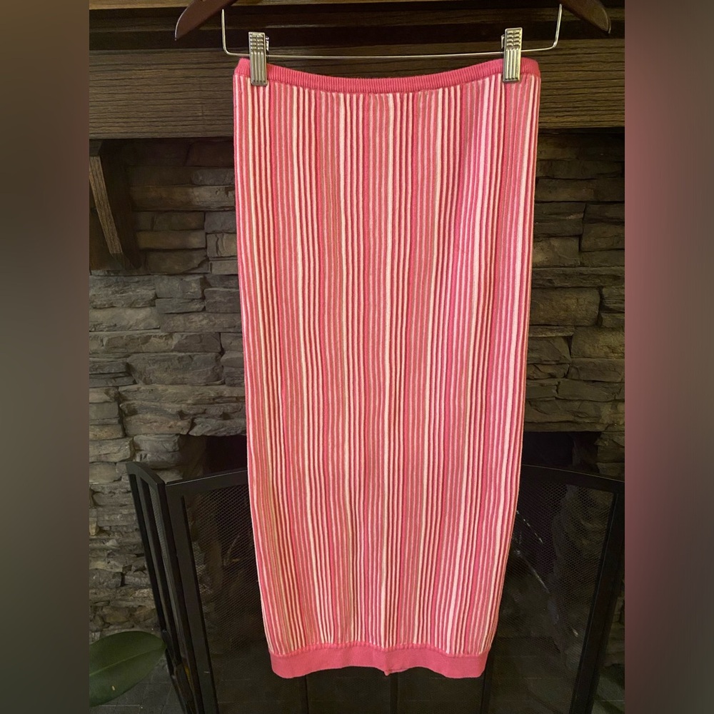 Beige Botany Pencil Knit  Skirt, Size Small Bubblegum Barbie Pink